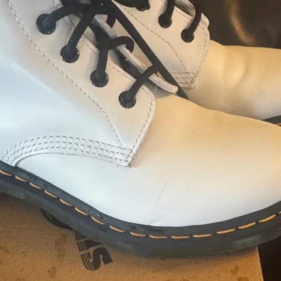 Women’s Dr. Martens White Combat Boots size 9 - Picture 9 of 9